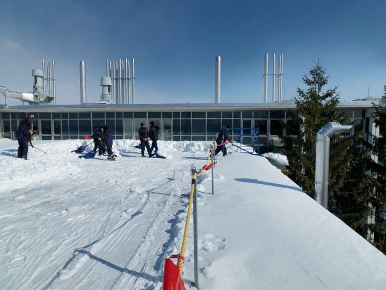 Déneigement de toiture